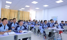 初三成績中下游的孩子們，家長們?nèi)绾螢楹⒆舆x擇一所適合的學(xué)校？關(guān)鍵看這幾點