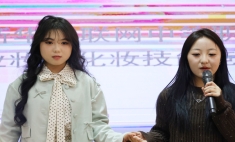 顏值經(jīng)濟浪潮下，互聯(lián)網(wǎng)+美妝與形象設(shè)計如何重塑行業(yè)格局？