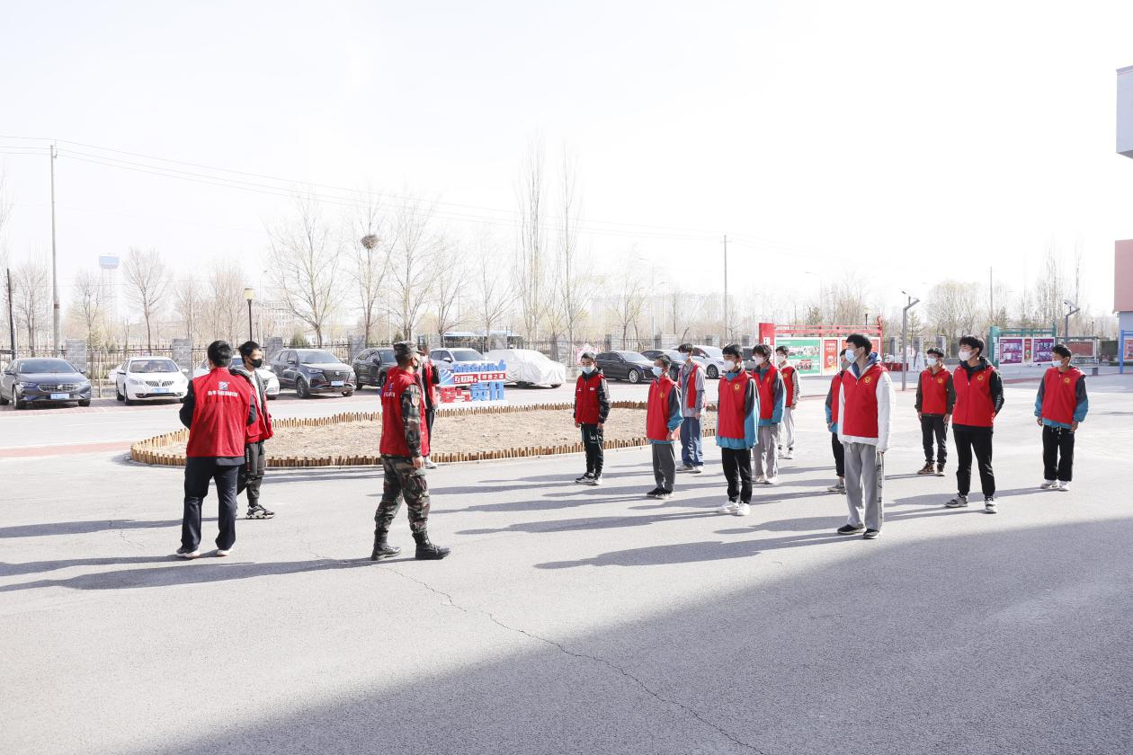 蘭州新華防疫進(jìn)行時(shí) 做好消殺迎開學(xué)