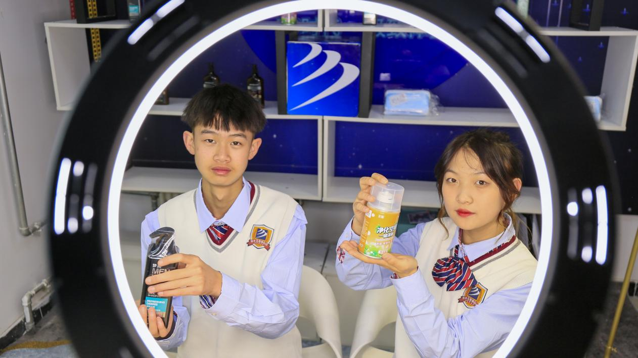 蘭州新華互聯(lián)網(wǎng)中職學(xué)校:培育“互聯(lián)網(wǎng)+”技能人才