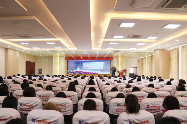 蘭州新華開展“花開無聲，守護綻放”女生安全教育講座