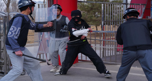 【“三抓三促”行動(dòng)進(jìn)行時(shí)】共鑄反恐防線(xiàn) 守護(hù)平安校園——反恐防暴應(yīng)急演練