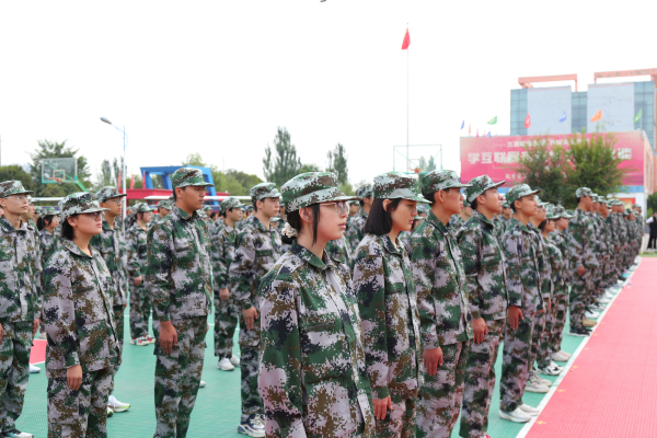 蘭州新華軍訓開營儀式—磨練意志 用汗水向青春致敬