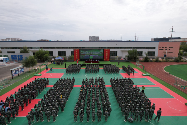 蘭州新華軍訓匯演 展示新生風采