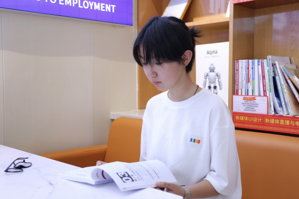 成長(zhǎng)與未來(lái)探索 蘭州新華學(xué)子訪(fǎng)談