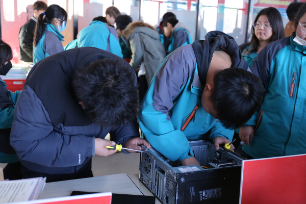 探索技術 點亮未來 蘭州新華計算機組裝課程